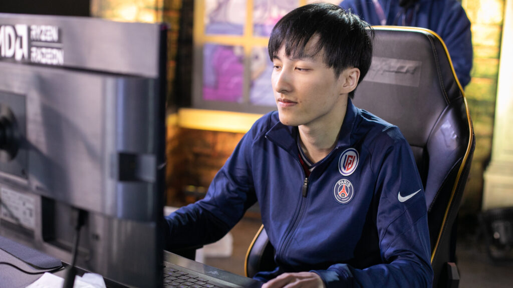 Dumugo man, wagi pa rin ang PSG.LGD kontra T1