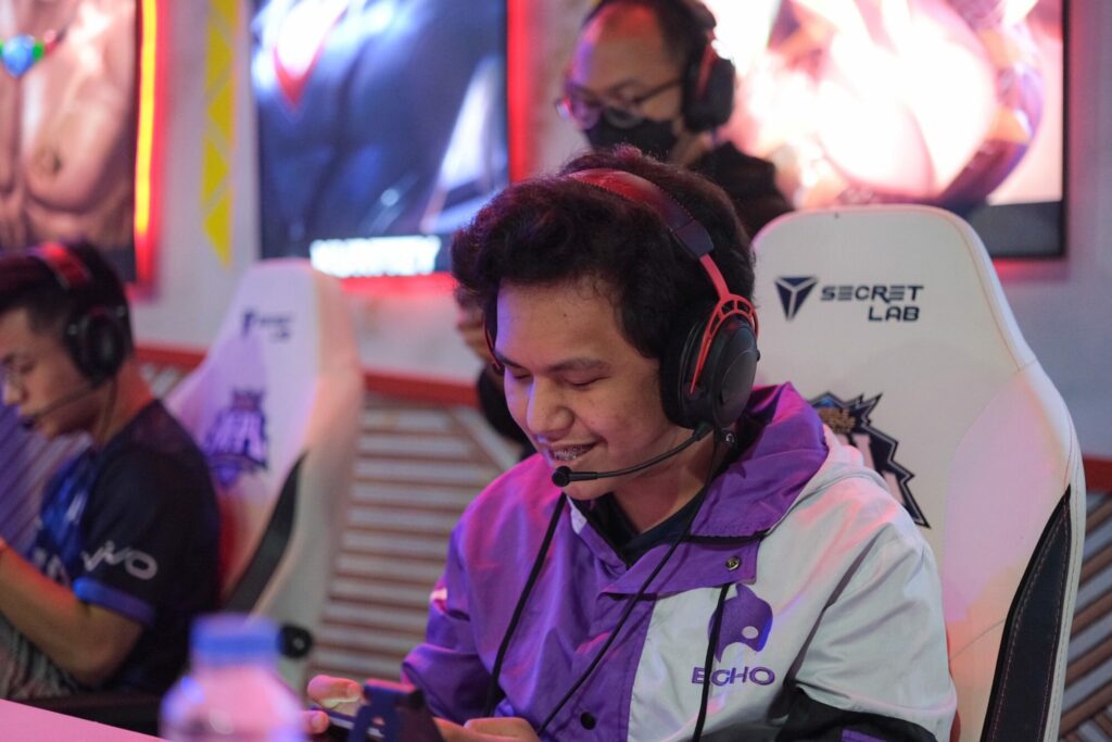 Kenn ng Falcon Esports, shinoutout ang idol na si KarlTzy matapos ilaglag ang RSG SG sa MSC 2022 Kenn ng Falcon Esports, shinoutout ang idol na si KarlTzy matapos ilaglag ang RSG SG sa MSC 2022
