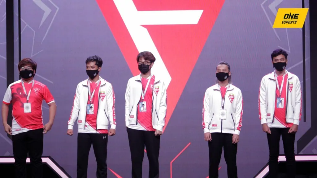 Kenn ng Falcon Esports, shinoutout ang idol na si KarlTzy matapos ilaglag ang RSG SG sa MSC 2022 Kenn ng Falcon Esports, shinoutout ang idol na si KarlTzy matapos ilaglag ang RSG SG sa MSC 2022