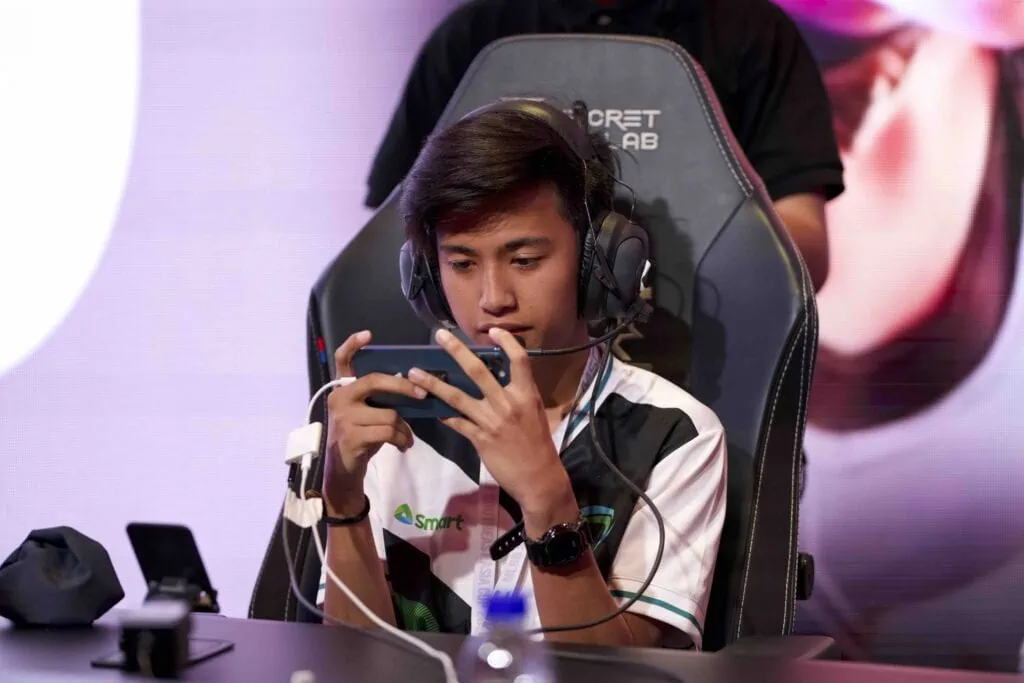 E2MAX ipinaliwanag ang gigil ni Kelra matapos sipain ang Orange Esports mula sa MSC 2022