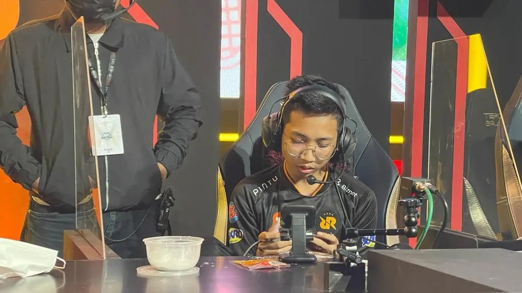 Natuldukan na ng RRQ Hoshi sa Aura Fire ang kanilang pagdurusa sa MPL ID S10 Natuldukan na ng RRQ Hoshi ang kanilang pagdurusa