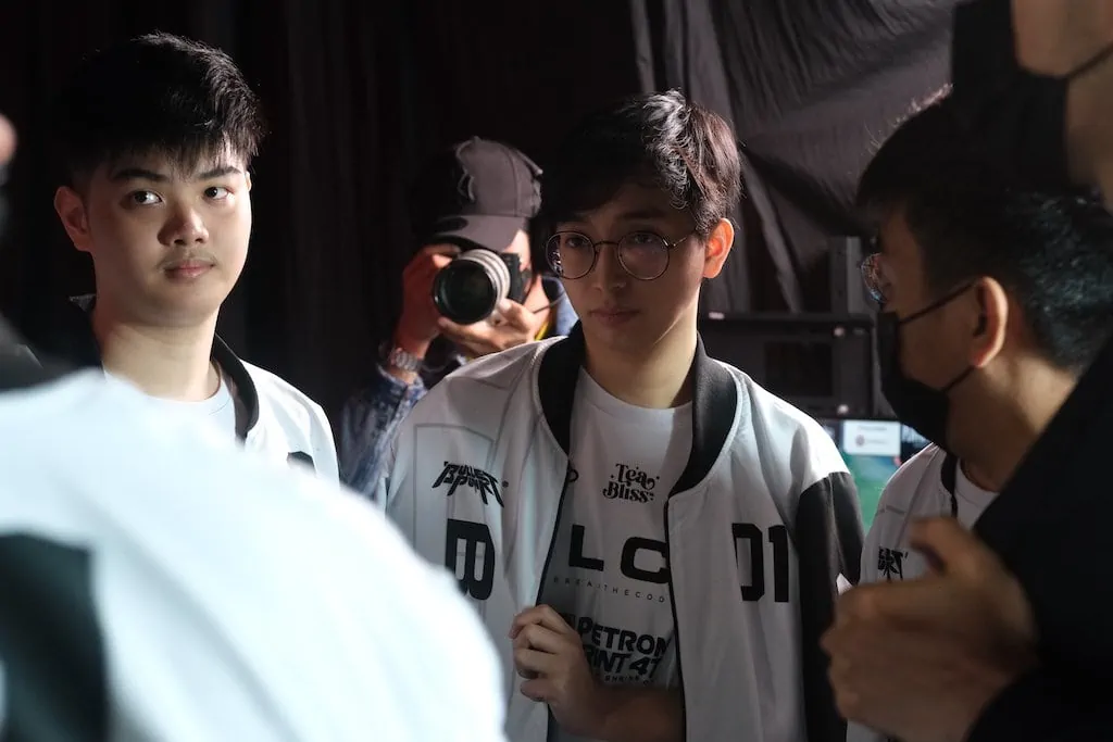 OhMyV33NUS inilahad ang krusyal na call para makuha ang Game 4 sa Grand Finals: 'Si Wise lang yung nakakita'