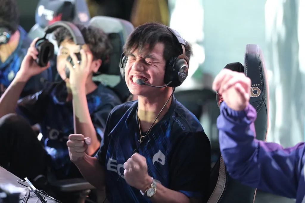 OhMyV33NUS says he wants to join Yawi's side: 'He impressed me so much' OhmyV33nus, Yawi
