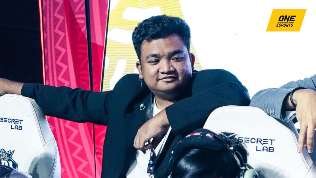 Ang payo nina Coach Pakbet at Kelra kay Hito matapos ang debut nito sa Team HAQ Ang payo nina Coach Pakbet at Kelra kay Hito matapos ang debut nito sa Team HAQ